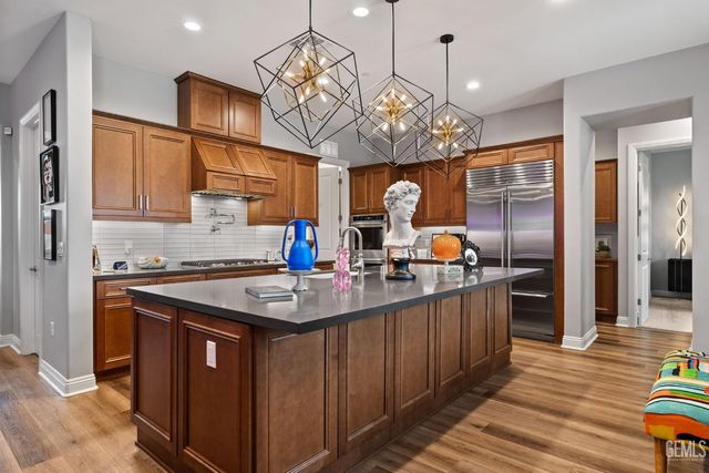 3300 Jardineire, Bakersfield, CA 93311