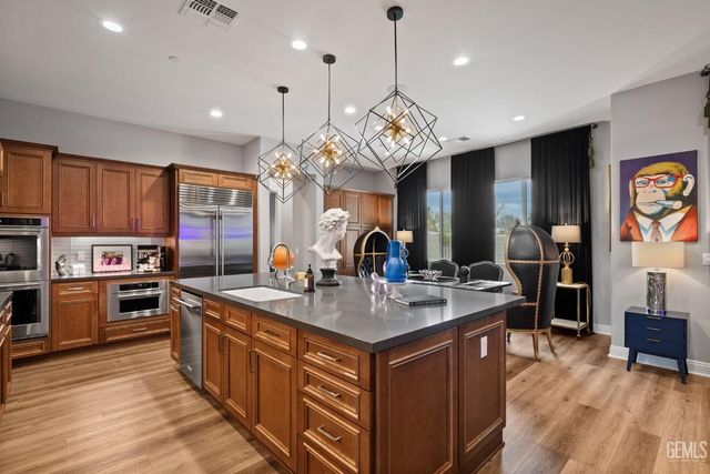 3300 Jardineire, Bakersfield, CA 93311