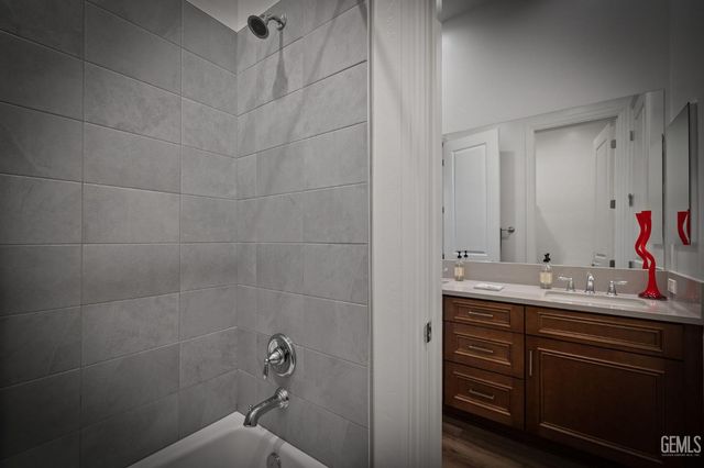 3300 Jardineire, Bakersfield, CA 93311