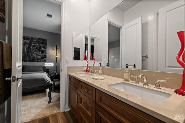 3300 Jardineire, Bakersfield, CA 93311