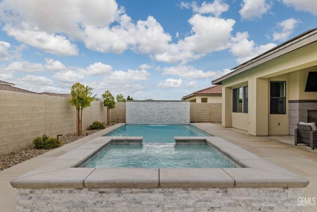 3300 Jardineire, Bakersfield, CA 93311