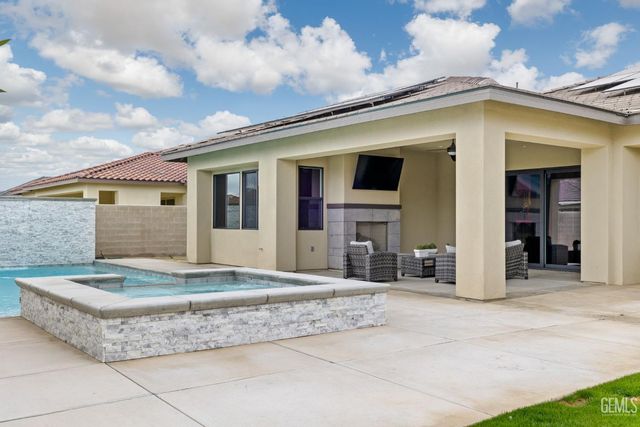 3300 Jardineire, Bakersfield, CA 93311