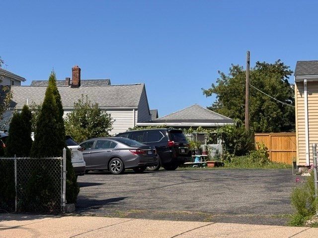 207 Pearl St 2, Malden, MA 02148