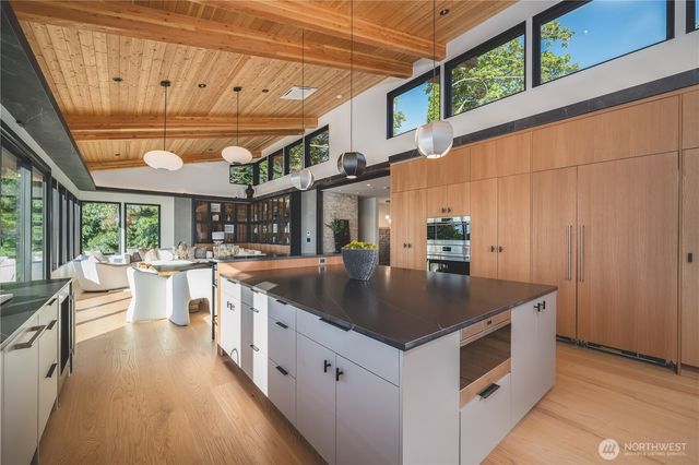 1017 California Lane SW, Seattle, WA 98116