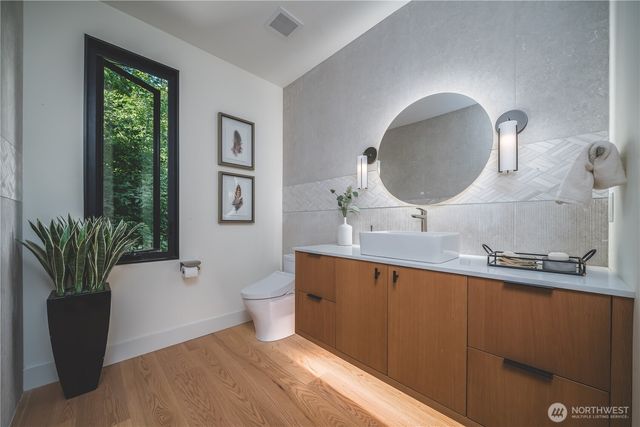 1017 California Lane SW, Seattle, WA 98116
