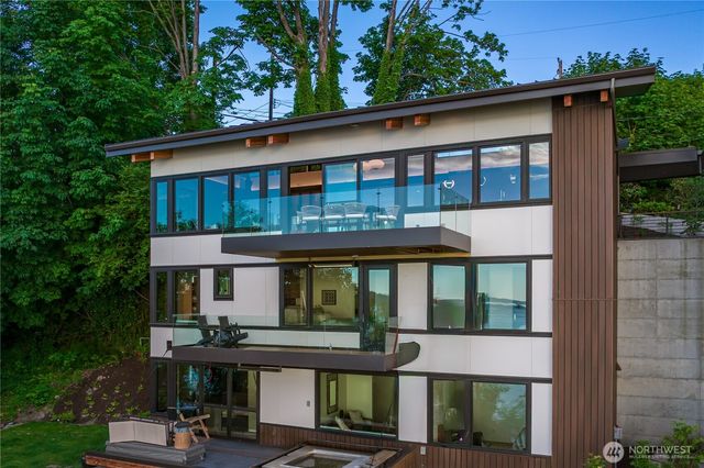1017 California Lane SW, Seattle, WA 98116