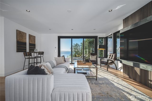 1017 California Lane SW, Seattle, WA 98116