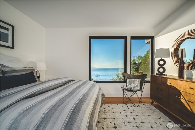 1017 California Lane SW, Seattle, WA 98116