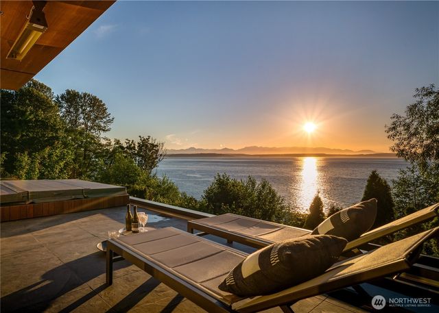 1017 California Lane SW, Seattle, WA 98116