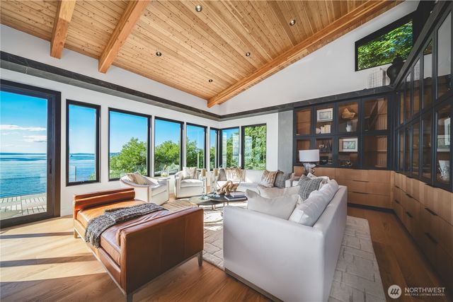 1017 California Lane SW, Seattle, WA 98116