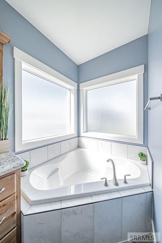 811 Harborside Loop, Blackfoot, ID 83221