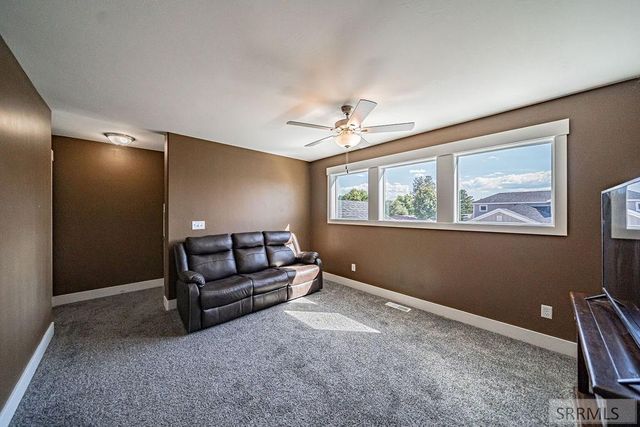 811 Harborside Loop, Blackfoot, ID 83221