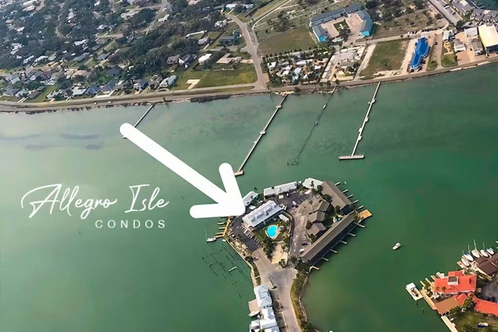 71 Nassau Dr 402, Rockport, TX 78382 — exterior
