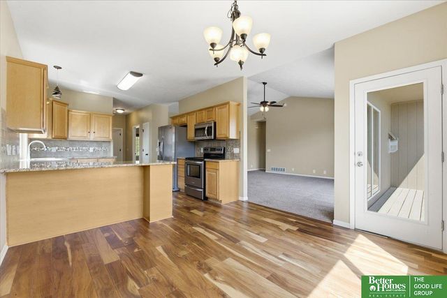 10907 S 25th Avenue, Bellevue, NE 68123