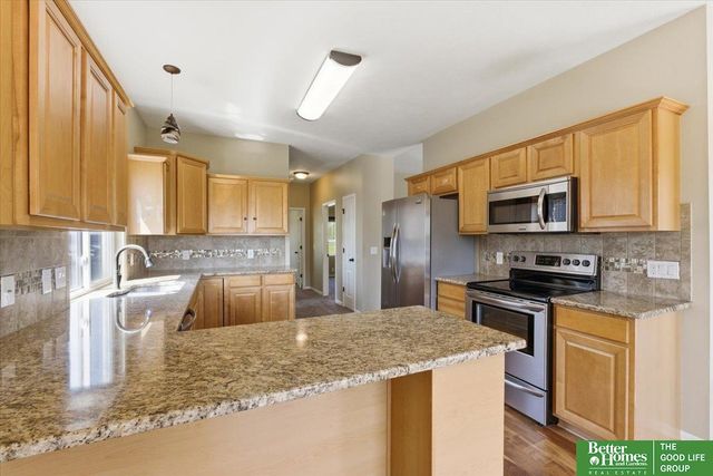 10907 S 25th Avenue, Bellevue, NE 68123