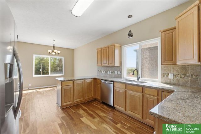10907 S 25th Avenue, Bellevue, NE 68123