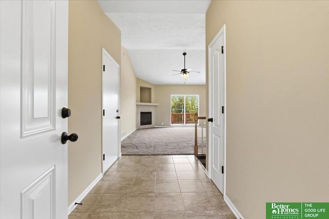 10907 S 25th Avenue, Bellevue, NE 68123