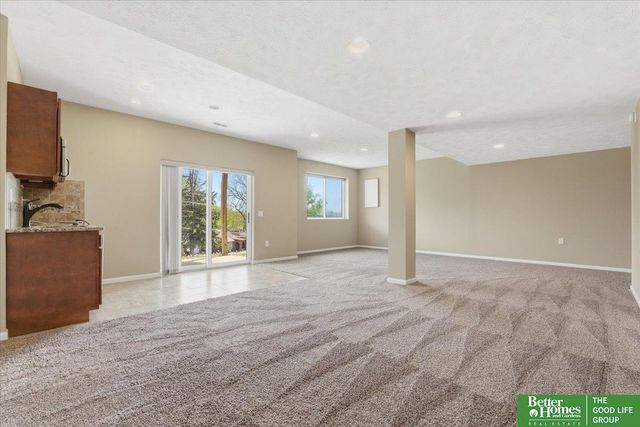 10907 S 25th Avenue, Bellevue, NE 68123