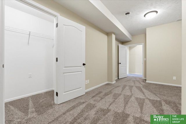 10907 S 25th Avenue, Bellevue, NE 68123