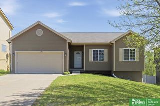 10907 S 25th Avenue, Bellevue, NE 68123