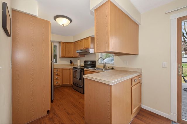 1633 10th Avenue S, Fargo, ND 58103