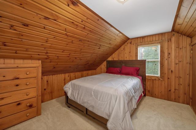 1633 10th Avenue S, Fargo, ND 58103