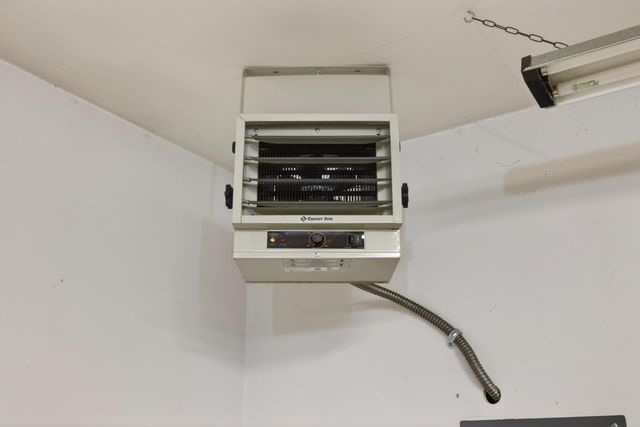 1633 10th Avenue S, Fargo, ND 58103