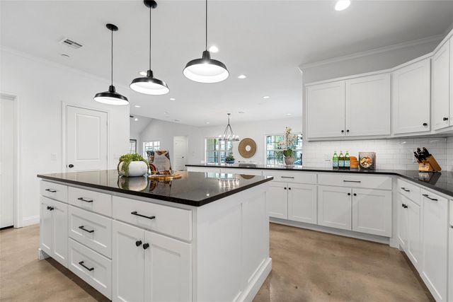 2114 S 11th Street, Waco, TX 76706