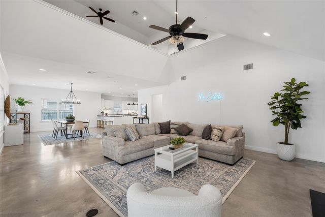 2114 S 11th Street, Waco, TX 76706