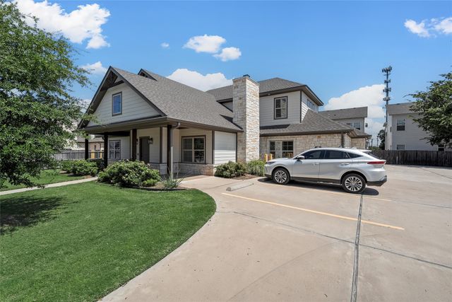 2114 S 11th Street, Waco, TX 76706