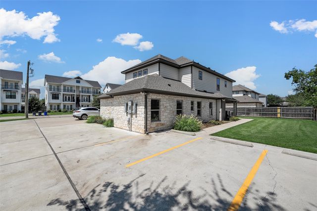 2114 S 11th Street, Waco, TX 76706