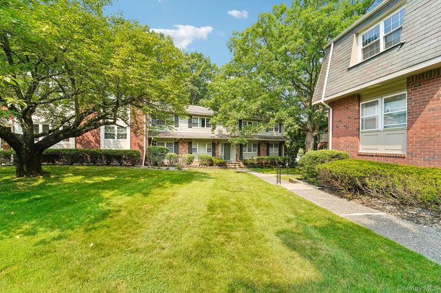74 Bon Aire Circle Q12, Suffern, NY 10901