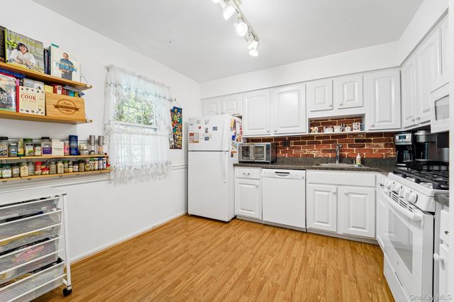 74 Bon Aire Circle Q12, Suffern, NY 10901