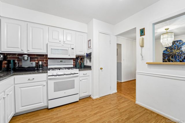 74 Bon Aire Circle Q12, Suffern, NY 10901