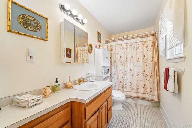 74 Bon Aire Circle Q12, Suffern, NY 10901