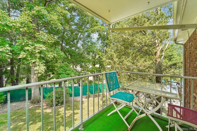 74 Bon Aire Circle Q12, Suffern, NY 10901