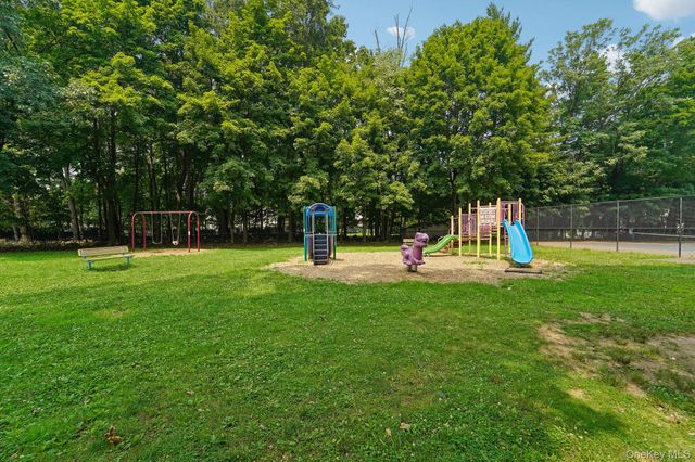 74 Bon Aire Circle Q12, Suffern, NY 10901
