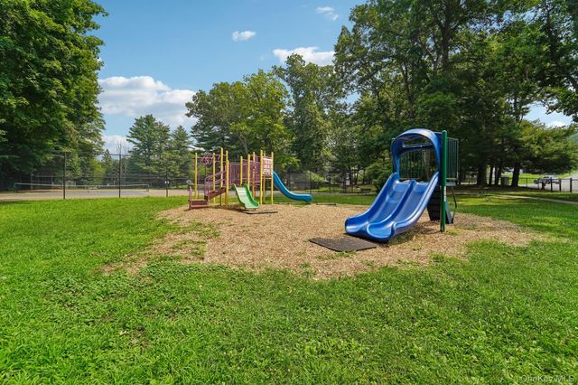 74 Bon Aire Circle Q12, Suffern, NY 10901