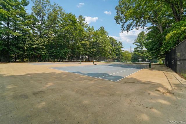 74 Bon Aire Circle Q12, Suffern, NY 10901