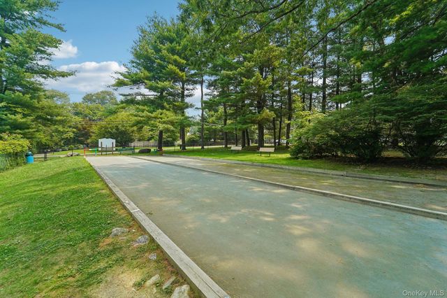 74 Bon Aire Circle Q12, Suffern, NY 10901
