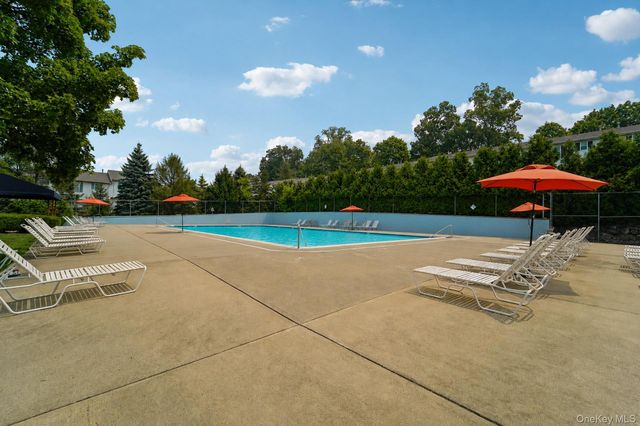 74 Bon Aire Circle Q12, Suffern, NY 10901