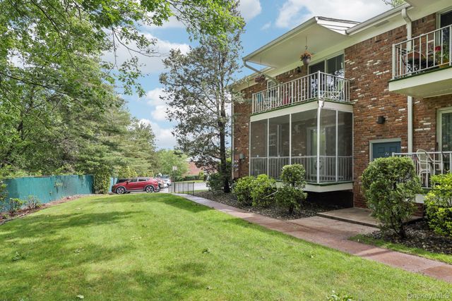 74 Bon Aire Circle Q12, Suffern, NY 10901