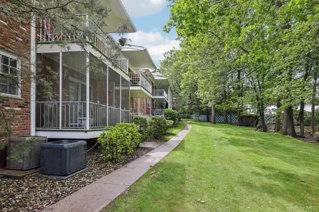 74 Bon Aire Circle Q12, Suffern, NY 10901