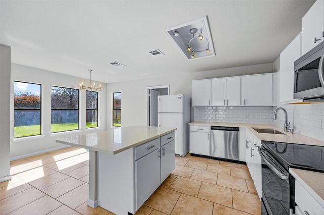 7541 Redrick DR, Austin, TX 78747