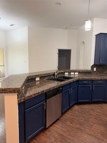 7123 Lake Hill Trail, Sachse, TX 75048