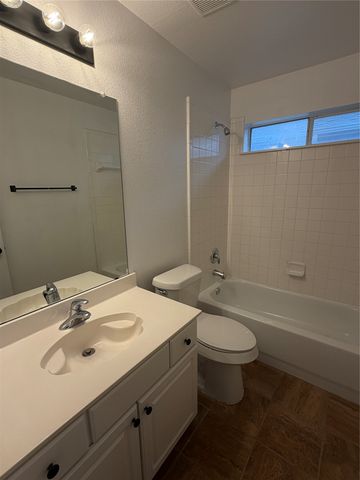 7123 Lake Hill Trail, Sachse, TX 75048