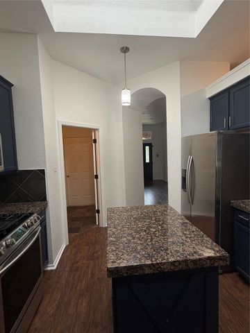 7123 Lake Hill Trail, Sachse, TX 75048