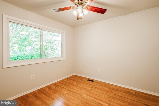 256 W MEADOWLAND LN, Sterling, VA 20164