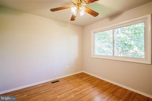 256 W MEADOWLAND LN, Sterling, VA 20164