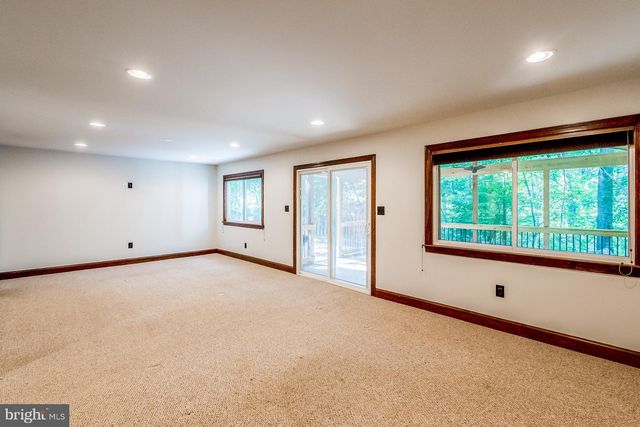 256 W MEADOWLAND LN, Sterling, VA 20164